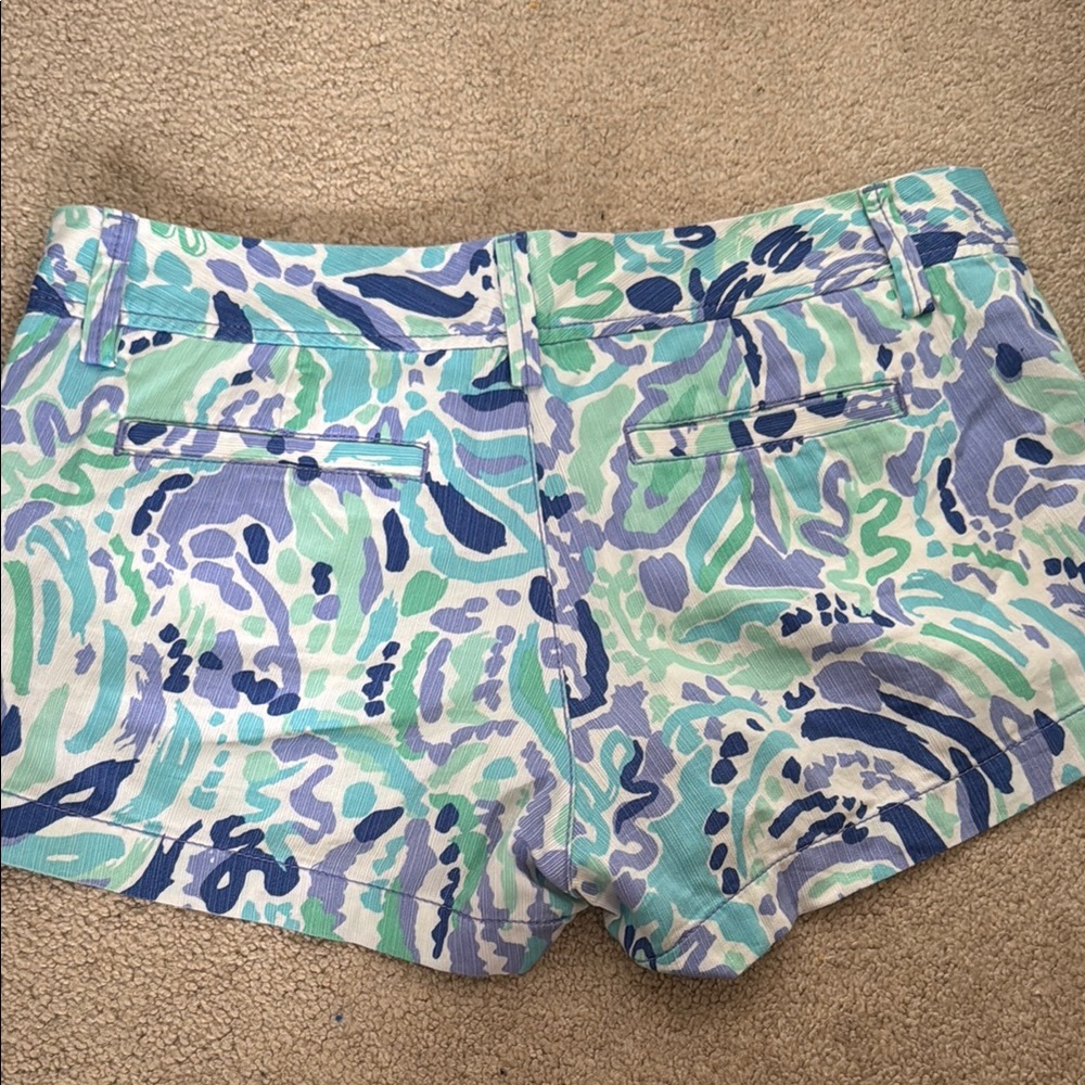 Lilly Pulitzer Women's Blue and Green Patterned Shorts - Picture 4 of 4